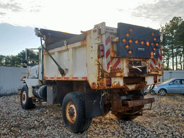 10TBRAF301S071884 - 2001 OSHKOSH MOTOR TRUCK CO. CONVENTION WHITE photo 3