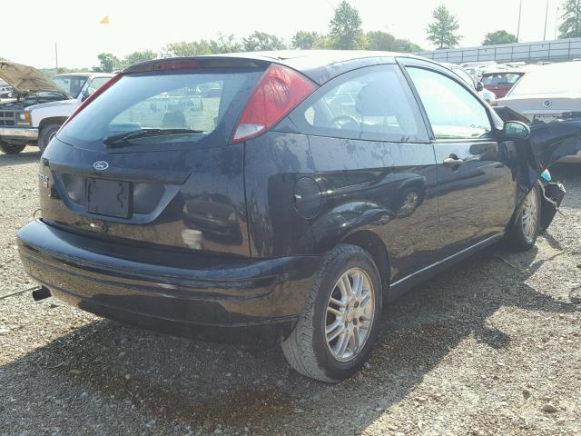 1FAFP31N37W335025 - 2007 FORD FOCUS ZX3 BLACK photo 4