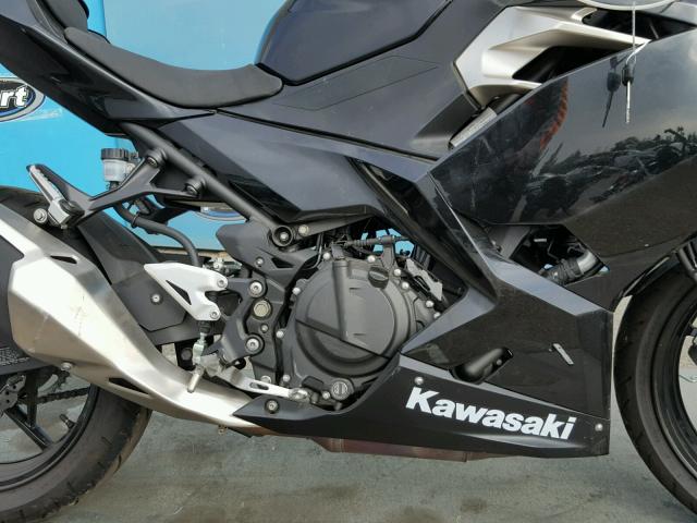 JKAEXKG12JDA03548 - 2018 KAWASAKI EX400 BLACK photo 7