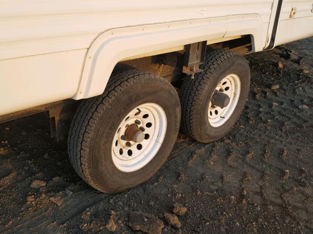 4X47CKJ27YK083677 - 2000 CHER TRAVEL TRL WHITE photo 7