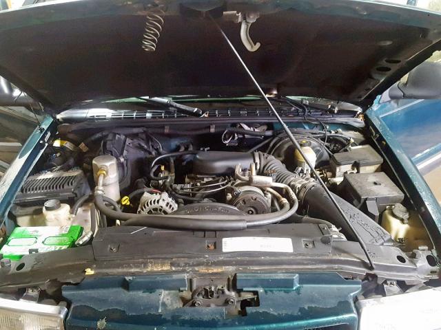 1GNDT13W0W2244332 - 1998 CHEVROLET BLAZER GREEN photo 7