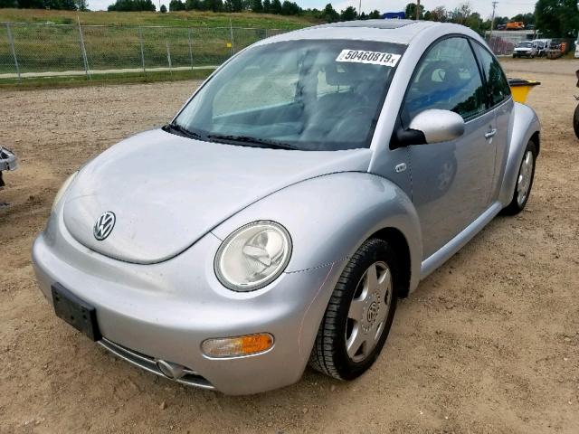 3VWCC21C71M404580 - 2001 VOLKSWAGEN NEW BEETLE 银色 照片 2