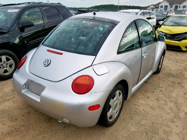 3VWCC21C71M404580 - 2001 VOLKSWAGEN NEW BEETLE SILVER photo 4