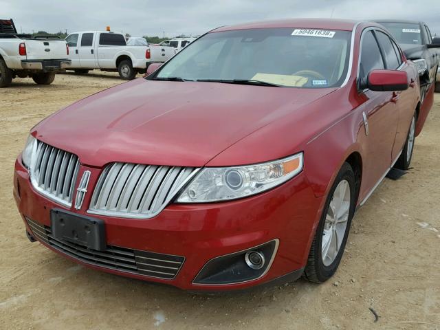 1LNHL9DR0BG613703 - 2011 LINCOLN MKS RED photo 2