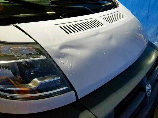 3C6TRVAG3JE106311 - 2018 RAM PROMASTER 白色 照片 9