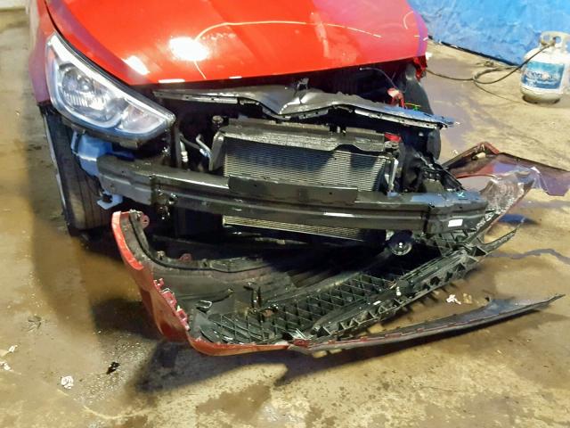 KMHCT4AE6HU393654 - 2017 HYUNDAI ACCENT SE RED photo 9