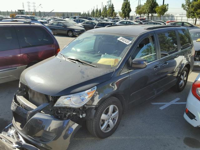 2V4RW3DG4BR669885 - 2011 VOLKSWAGEN ROUTAN SE BLACK photo 2