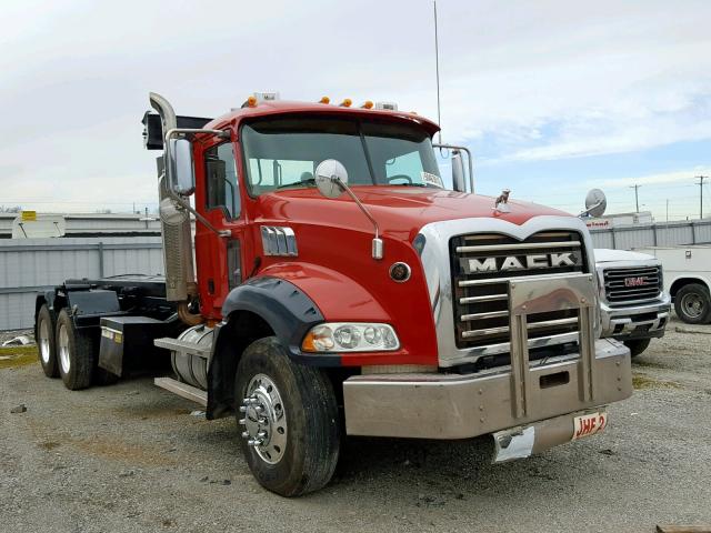 1M2AL02C56M002102 - 2006 MACK 700 CT700 RED photo 1