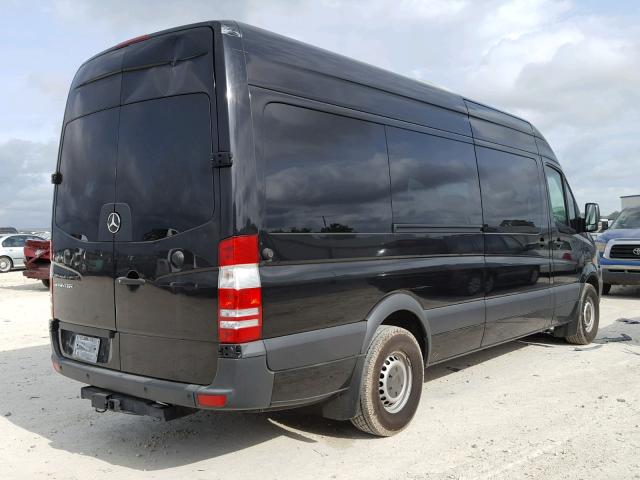 WDZPE8CD7E5893663 - 2014 MERCEDES-BENZ SPRINTER 2 BLACK photo 4