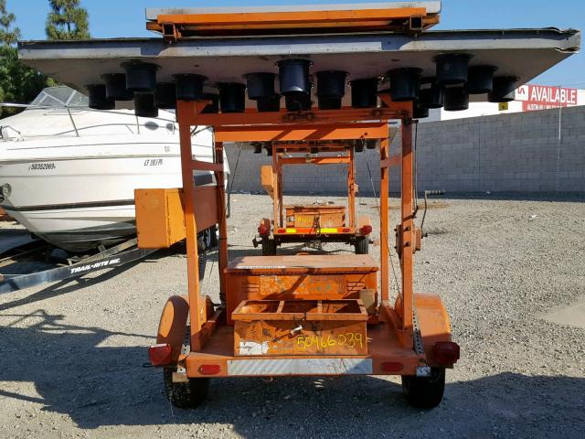 1196F27 - 2000 WAAW ARROWBOARD ORANGE photo 6