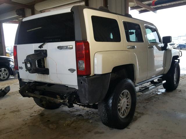 5GTEN13L188116493 - 2008 HUMMER H3 ALPHA WHITE photo 4