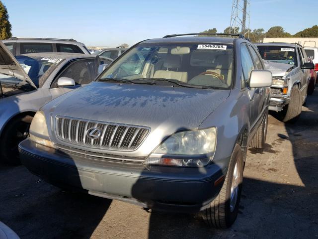 JTJGF10U820121896 - 2002 LEXUS RX 300 SILVER photo 2