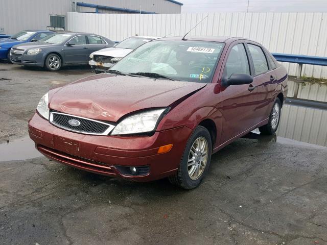 1FAHP34N06W147808 - 2006 FORD FOCUS ZX4 RED photo 2