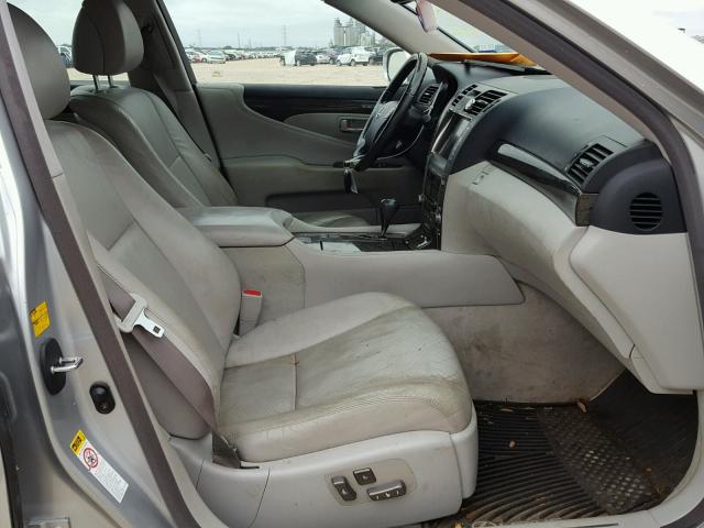 JTHCL46F395003982 - 2009 LEXUS LS 460 SILVER photo 5