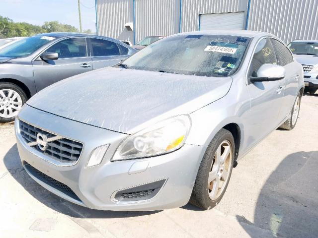 YV1612FS1D1212895 - 2013 VOLVO S60 T5 SILVER photo 2