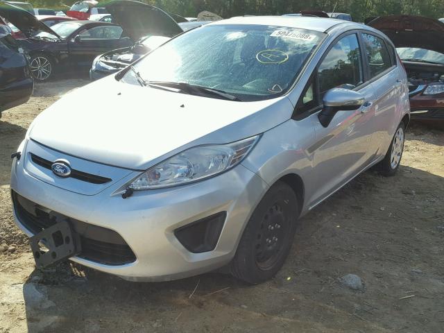 3FADP4EJ5DM186794 - 2013 FORD FIESTA SE SILVER photo 2