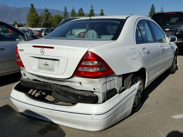 WDBRF61J63E009615 - 2003 MERCEDES-BENZ C 240 WHITE photo 4