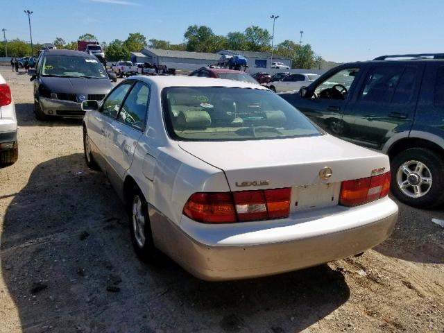 JT8BF22G6V5011123 - 1997 LEXUS ES 300 WHITE photo 3