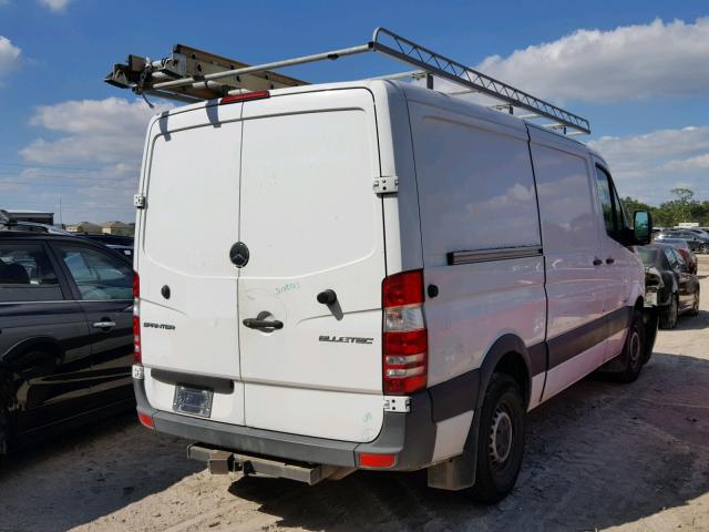 WD3PE7DC1E5859941 - 2014 MERCEDES-BENZ SPRINTER 2 WHITE photo 4