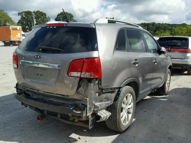 5XYKT4A23BG174701 - 2011 KIA SORENTO BA GRAY photo 4