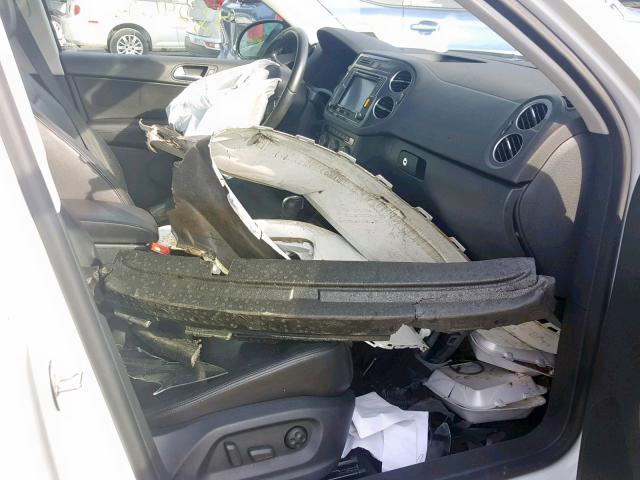 WVGUV7AX2HW511009 - 2017 VOLKSWAGEN TIGUAN SPO თეთრი ფოტო 5