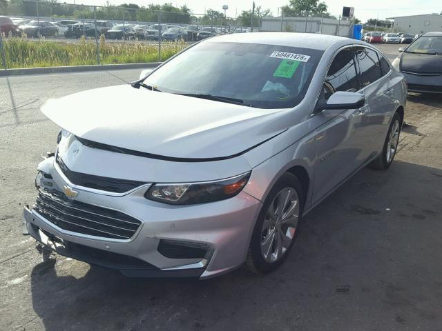 1G1ZH5SX0HF165863 - 2017 CHEVROLET MALIBU PRE 银色 照片 2