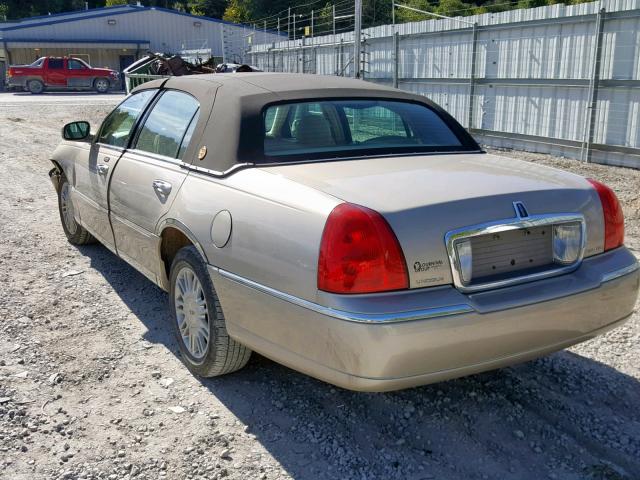 1LNHM82V76Y646401 - 2006 LINCOLN TOWN CAR S TAN photo 3