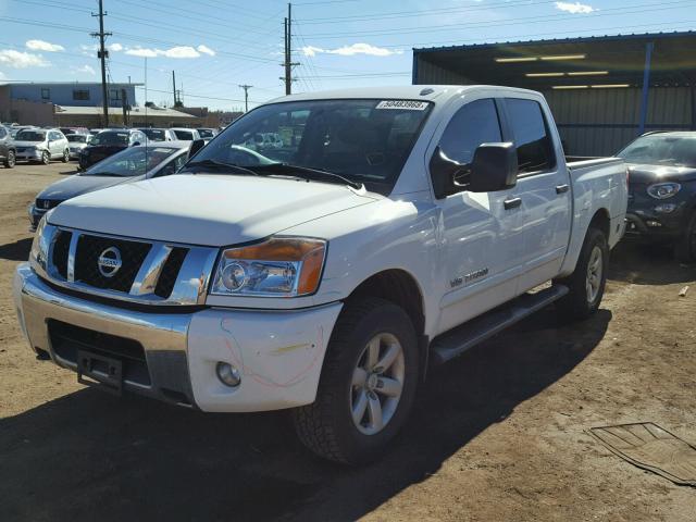 1N6BA0EC0BN322553 - 2011 NISSAN TITAN S WHITE photo 2