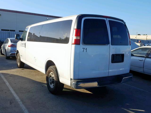 1GJHG39UX41187794 - 2004 GMC SAVANA G35 WHITE photo 3