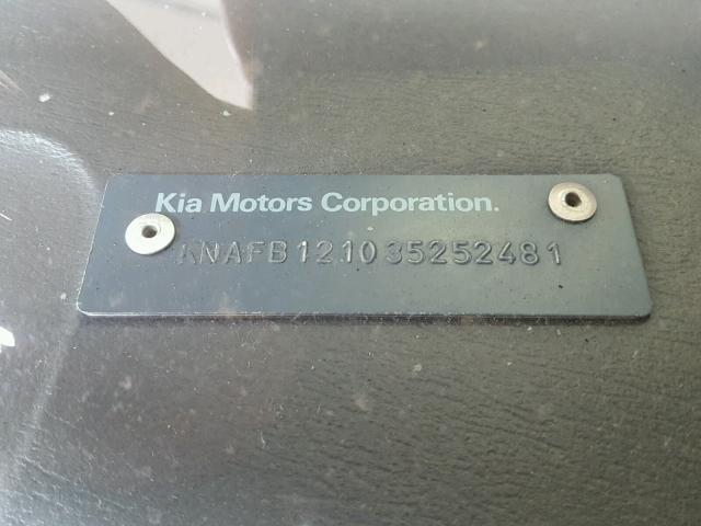 KNAFB121035252481 - 2003 KIA SPECTRA BA GREEN photo 10