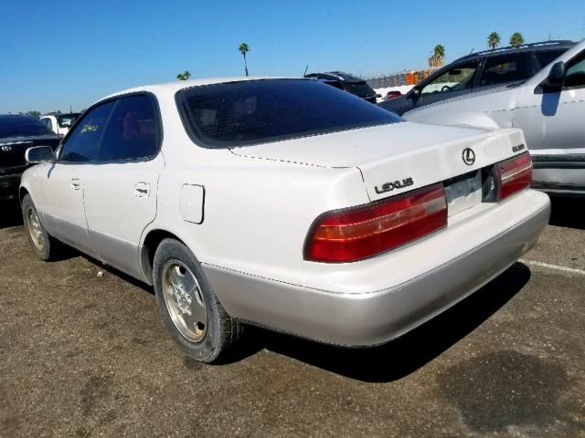 JT8BF12G0T0170322 - 1996 LEXUS ES 300 WHITE photo 3