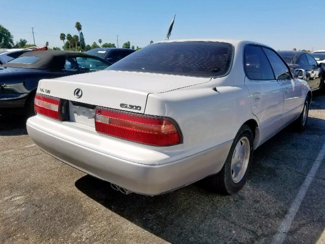 JT8BF12G0T0170322 - 1996 LEXUS ES 300 WHITE photo 4