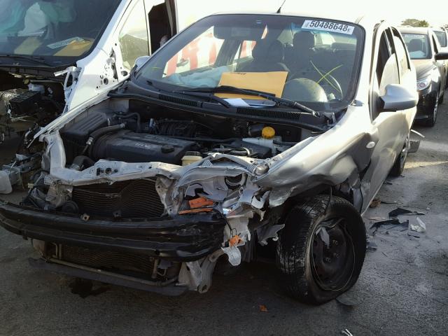 KL1TD52645B469482 - 2005 CHEVROLET AVEO BASE Күміс фото 2