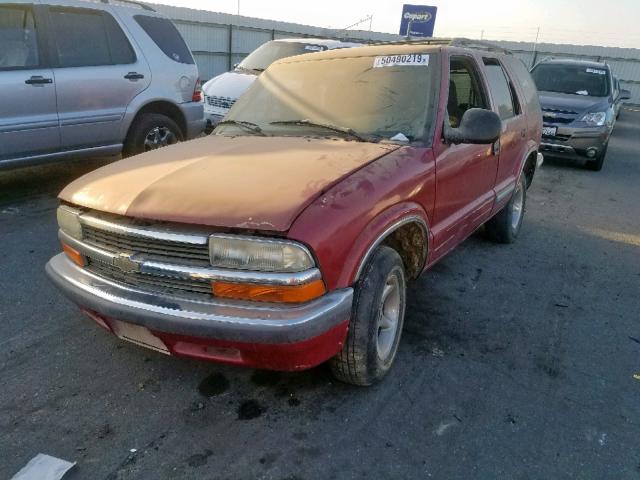 1GNCS13W5W2138313 - 1998 CHEVROLET BLAZER RED photo 2