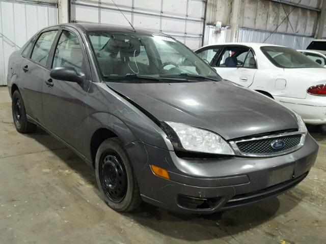 1FAFP34N85W236077 - 2005 FORD FOCUS ZX4 GRAY photo 1