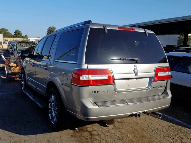 5LMFU27598LJ03268 - 2008 LINCOLN NAVIGATOR SILVER photo 3