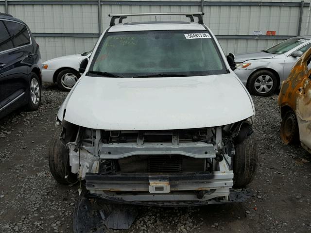 JA4AZ3A35EZ018558 - 2014 MITSUBISHI OUTLANDER WHITE photo 9