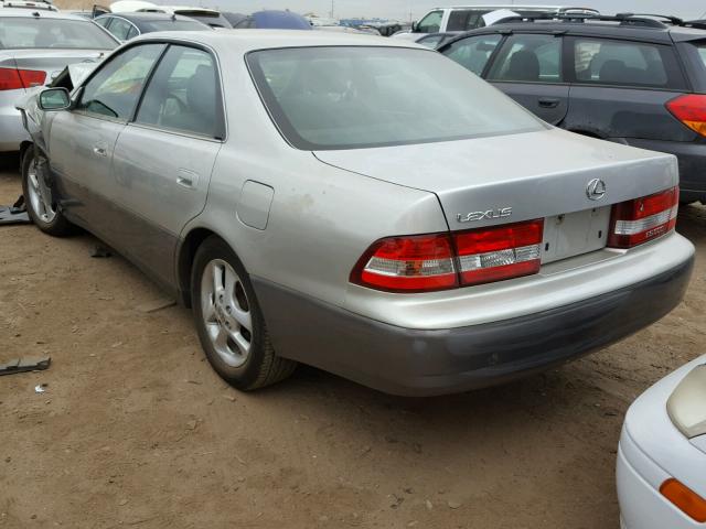 JT8BF28G5Y0248517 - 2000 LEXUS ES 300 SILVER photo 3