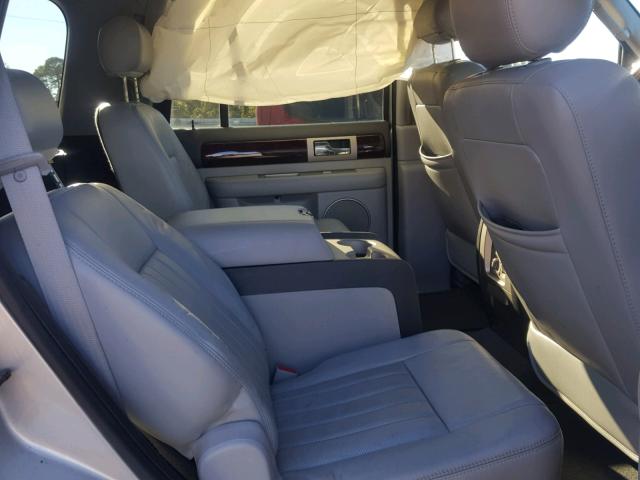 5LMFU27R44LJ31377 - 2004 LINCOLN NAVIGATOR Күміс фото 6