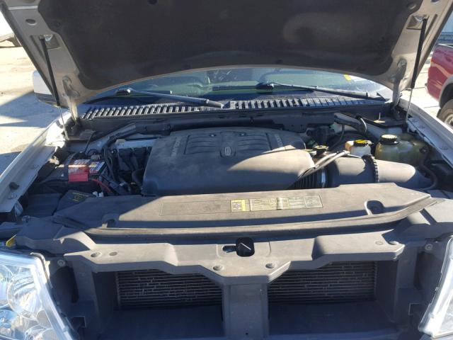 5LMFU27R44LJ31377 - 2004 LINCOLN NAVIGATOR Күміс фото 7