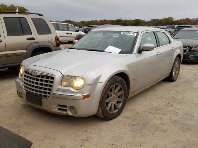 2C3AA63H45H576705 - 2005 CHRYSLER 300C SILVER photo 2