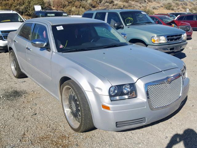 2C3JA43R65H627599 - 2005 CHRYSLER 300 SILVER photo 1