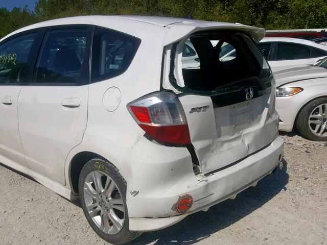 JHMGE87499S040052 - 2009 HONDA FIT SPORT WHITE photo 9