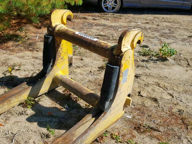 93260 - 2001 VOLVO FORKS YELLOW photo 8