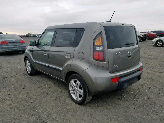 KNDJT2A24A7051243 - 2010 KIA SOUL SILVER photo 3