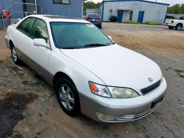 JT8BF28G5W5022767 - 1998 LEXUS ES 300 WHITE photo 1