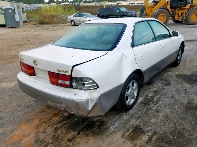 JT8BF28G5W5022767 - 1998 LEXUS ES 300 WHITE photo 4