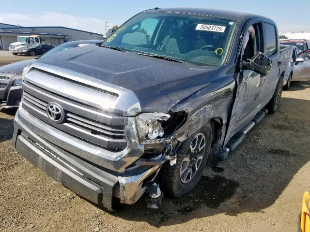 5TFEY5F14FX176898 - 2015 TOYOTA TUNDRA CRE GRAY photo 2