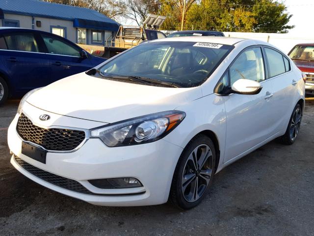 KNAFX4A83F5373169 - 2015 KIA FORTE EX WHITE photo 2