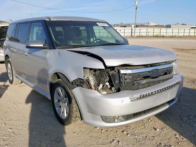 2FMGK5BC3BBD36056 - 2011 FORD FLEX SE SILVER photo 1